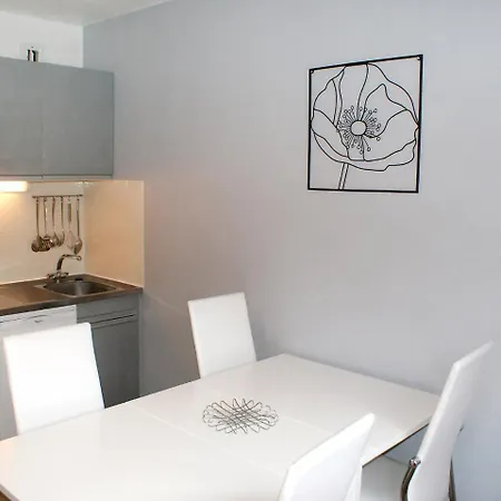 Apartment Les Joncioles By Interhome